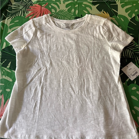 New Liz Claiborne White Short Sleeves Lace Top PM Petite M NWT - Picture 2 of 6